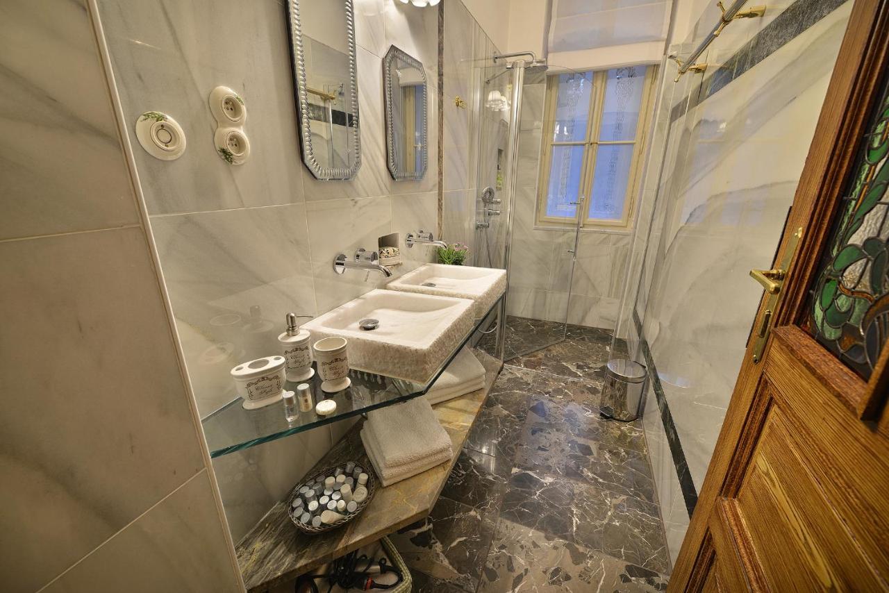 Apartman Dalia Janackovo Nabrezi Prága Kültér fotó